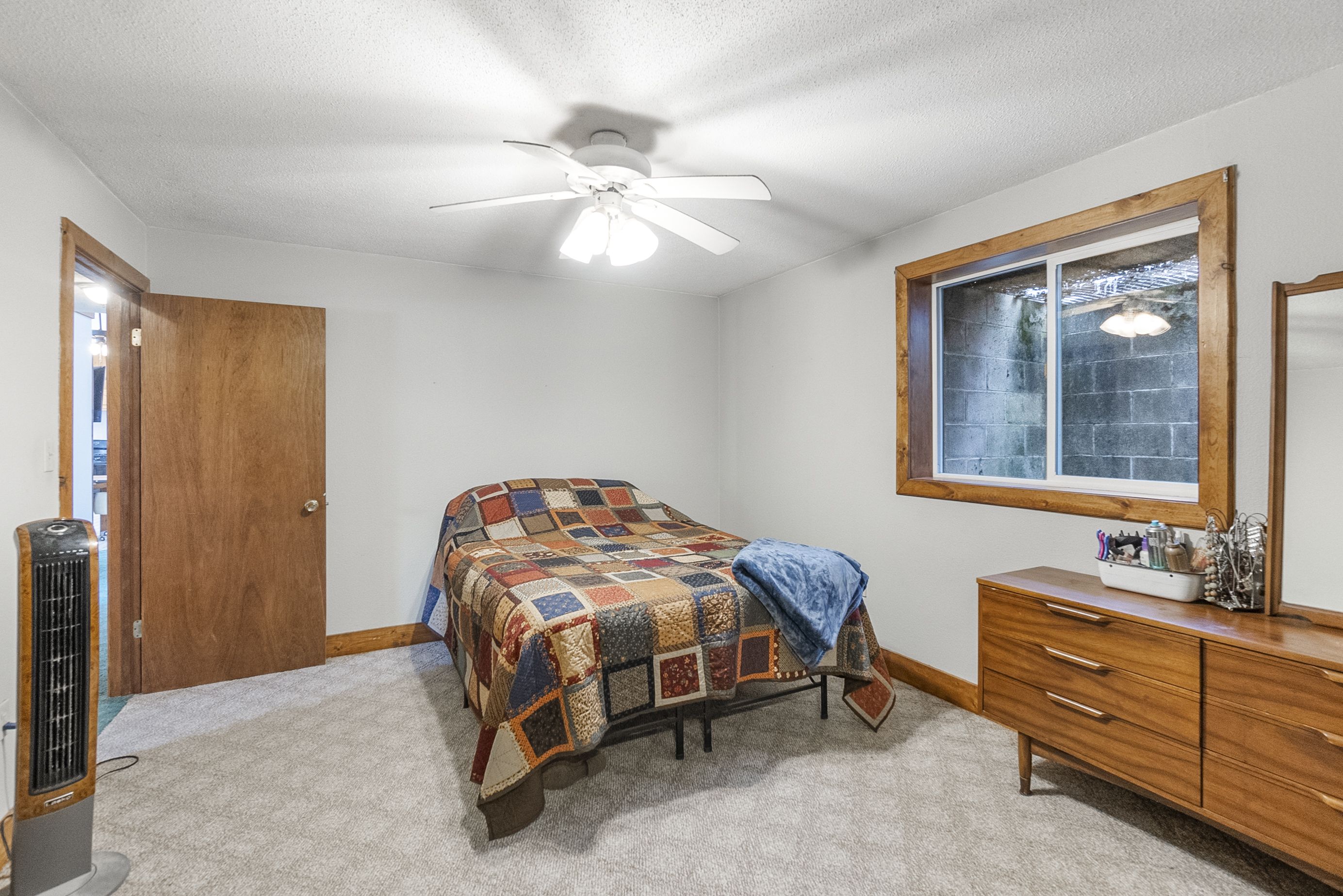 Listing Photo: 18-print-3251 Brandon Diagonal Blvd_Edits (18 of 52)